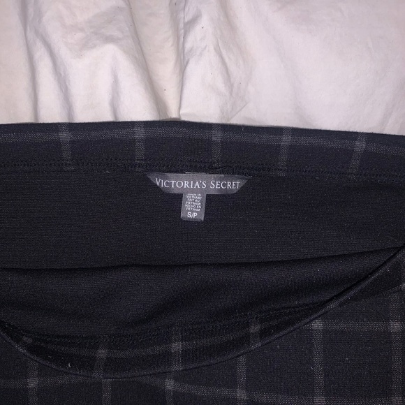 Victoria’s Secret black mini skirt - Picture 3 of 3